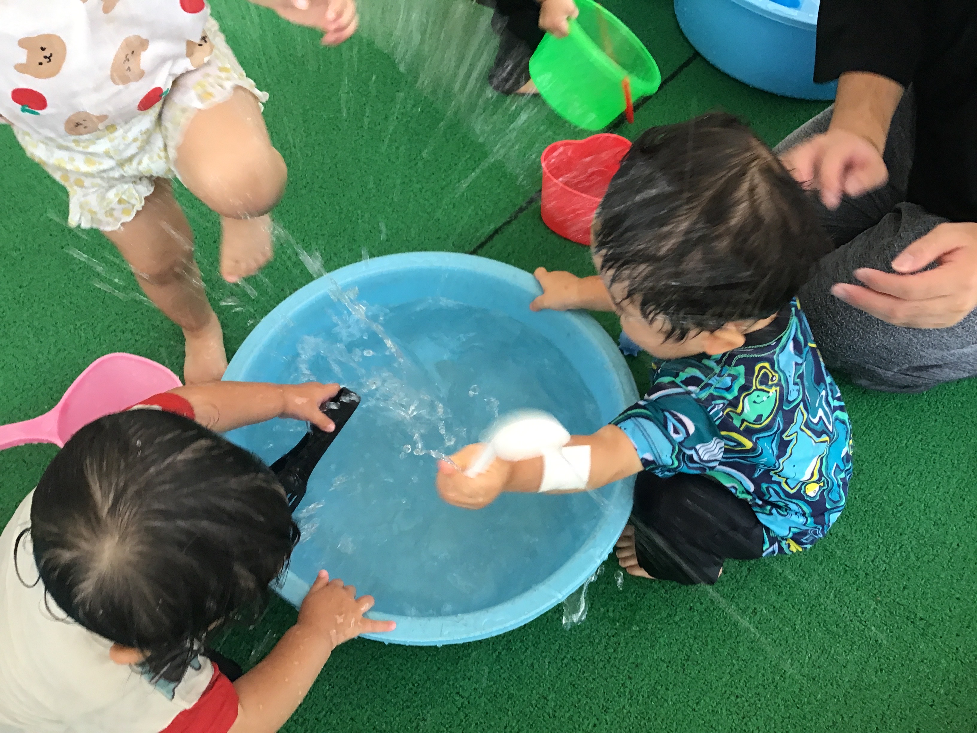 1歳児みかん組　7月のみかん組の様子