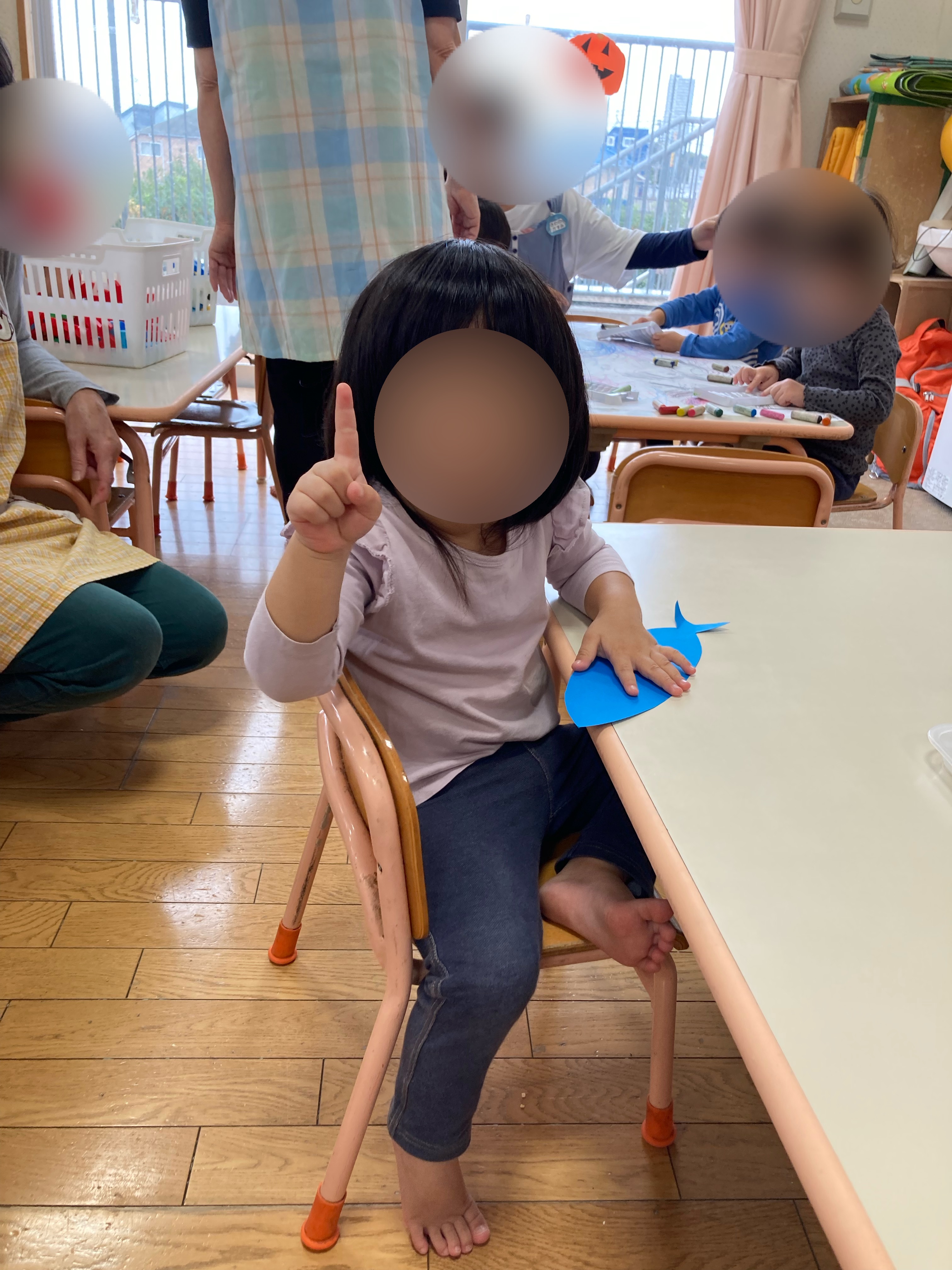 虹組 サンマ製作をしました! (2歳児)