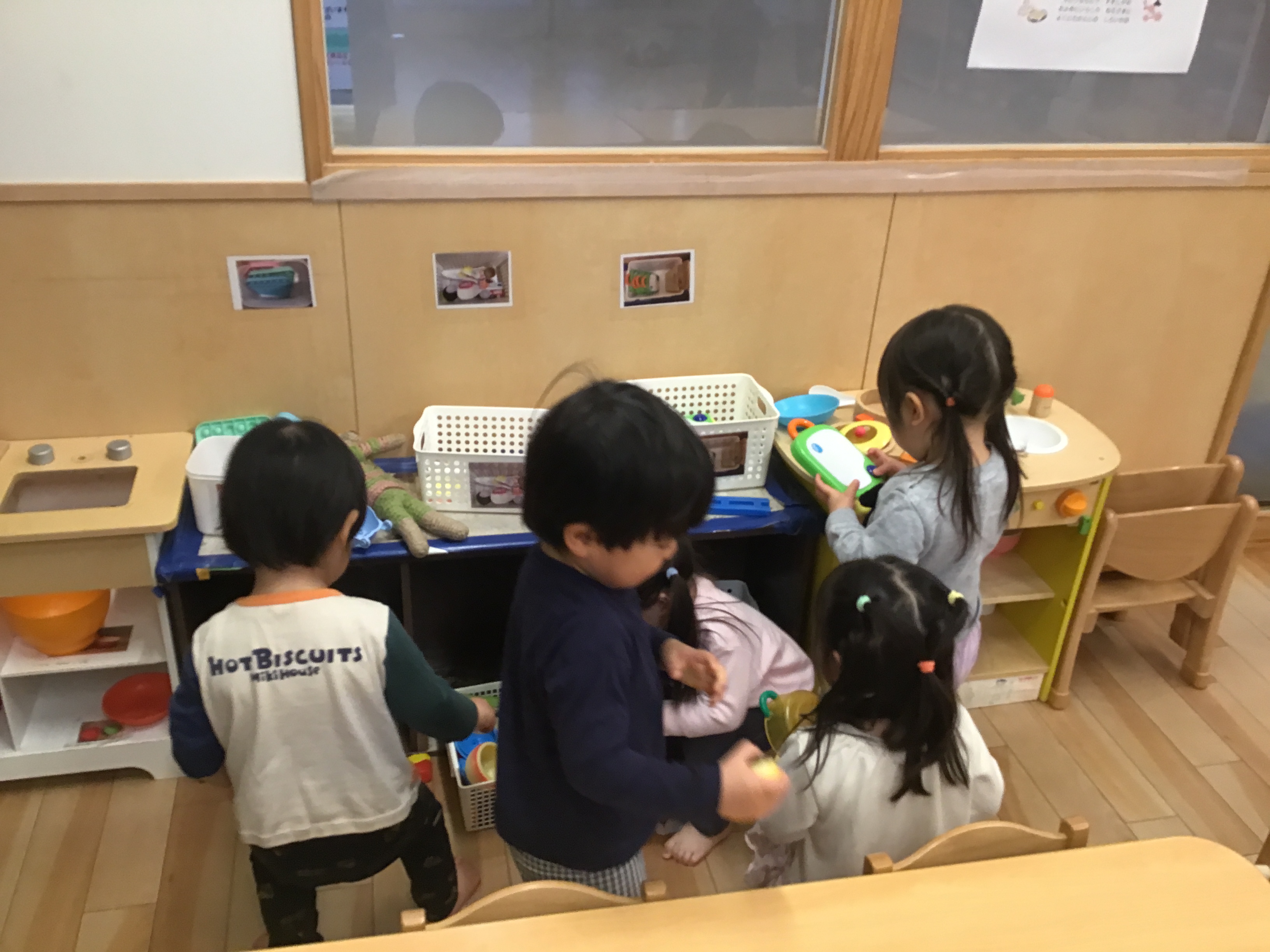 うみ組のお部屋で遊んだよ。