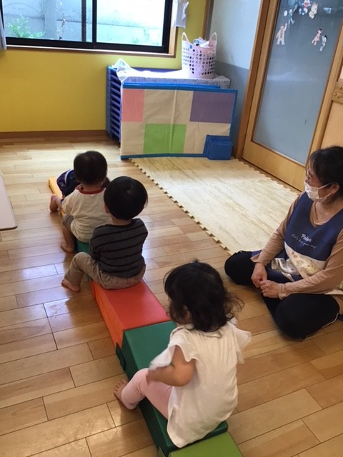 1歳児　ほし1 ソフト巧技台で遊んだよ